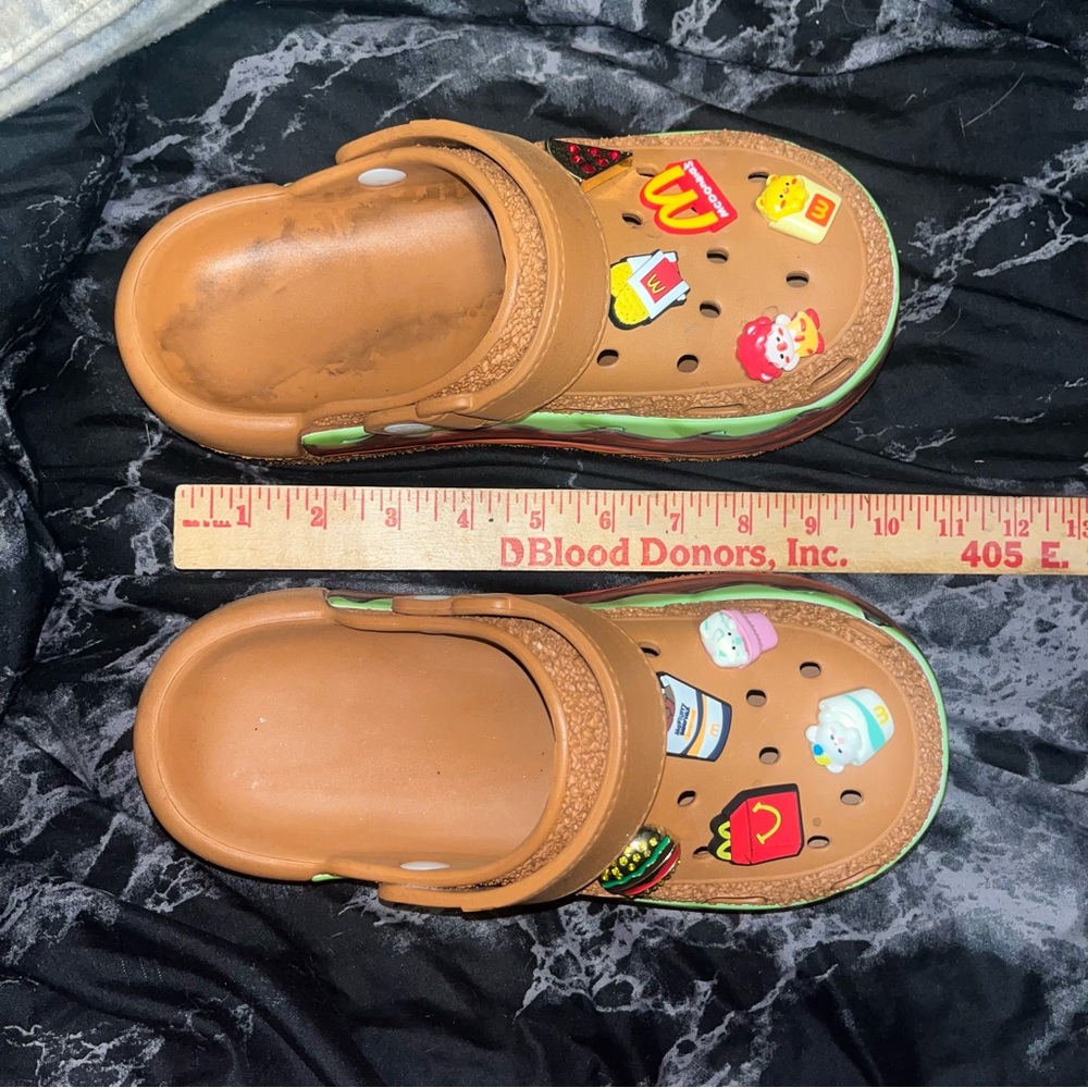 McDonalds hamburger crocs Slip-On platform Clog with cheeseburger Charms w7 m5 - Picture 6 of 8
